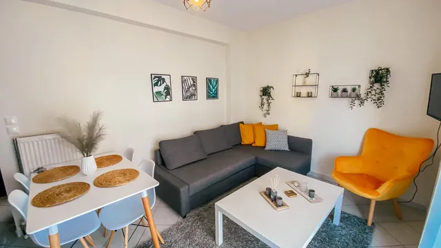Yellow Fresh Apartment 2