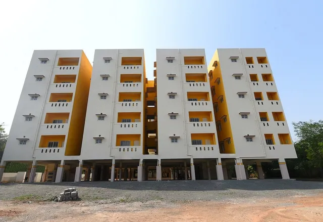 OYO 30741 The Purple Stay