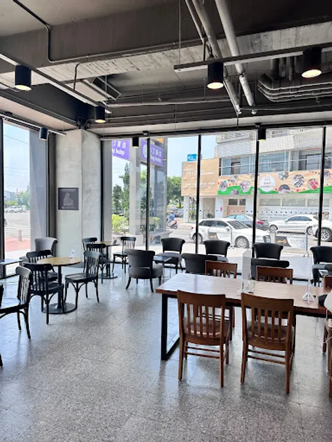 STARBUCKS Chiayi Zhongxiao Shop