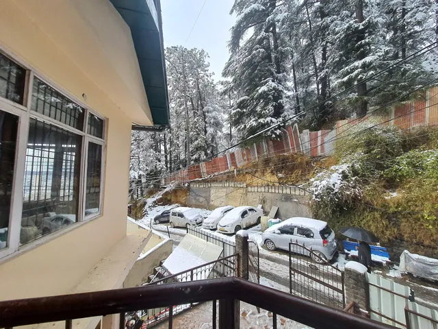 OYO HOME 83494 Family Abode