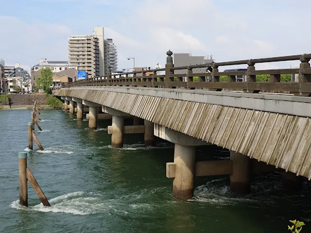 Uji Bridge