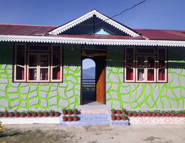 ਲਜਮ ਹੋਮਸਟੇ