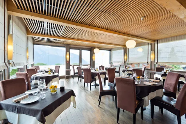Restaurant Gastronomique La Croix de Savoie - La Table des Dames