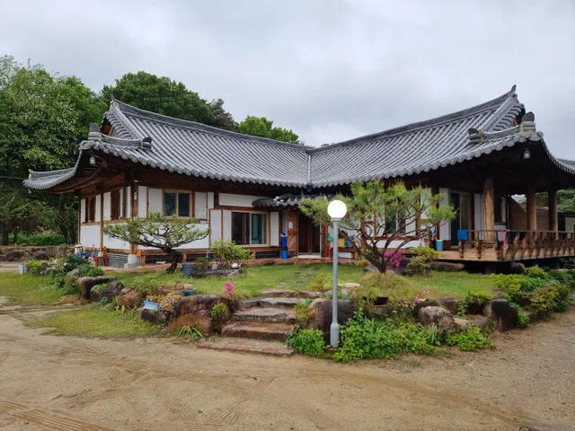 Swangju Opoondae Red Clay Pension