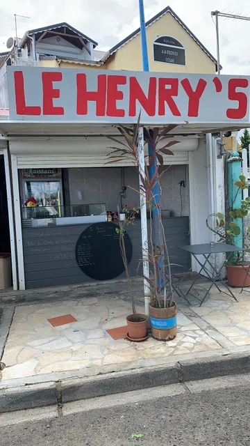 Le Henry's
