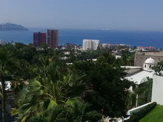 Ola Brisa Gardens, A.C.