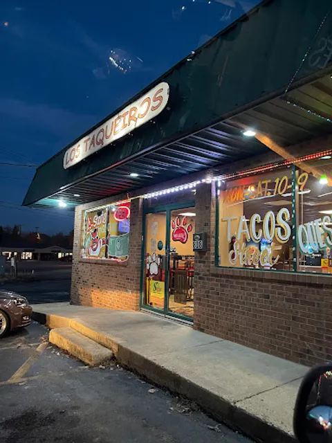 Los Taqueiros Street Tacos