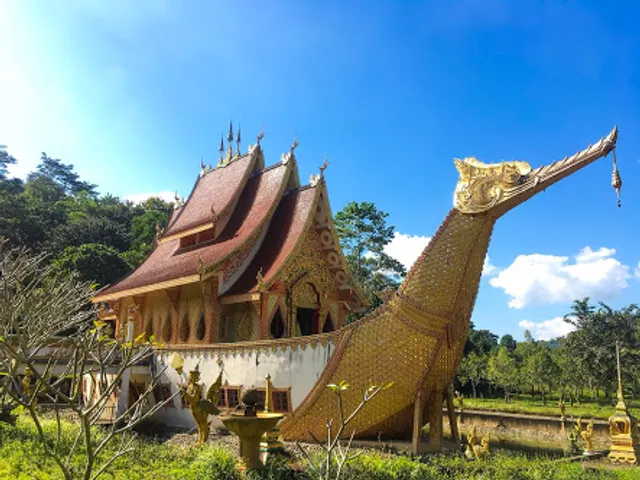 Phrathat Saen Kham Fu