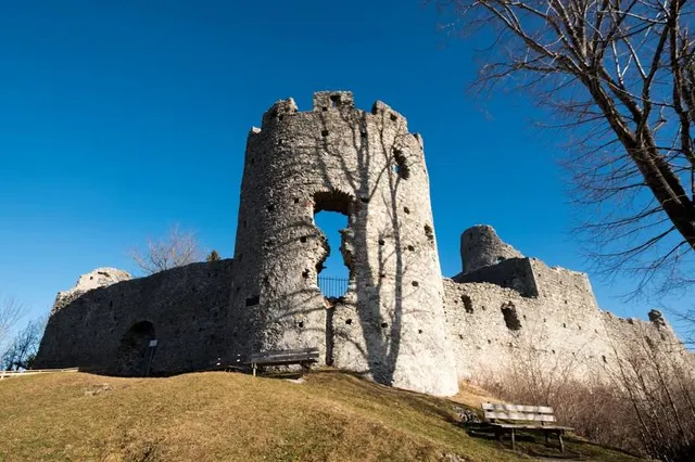 Hessing Burg mit Gartensaal