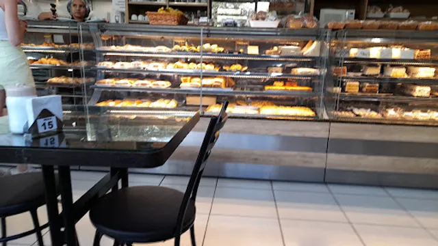 Pão Quente Lajeado - Padaria, Confeitaria e Café