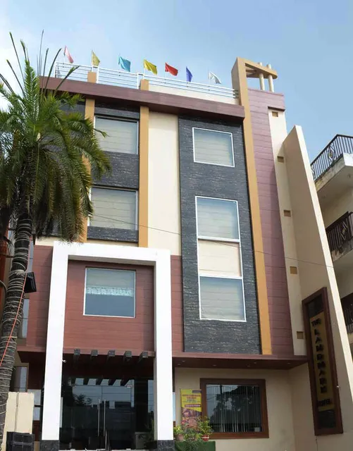 THE LANDMARK HOTEL