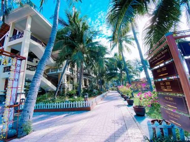 Honrom Central Beach Resort