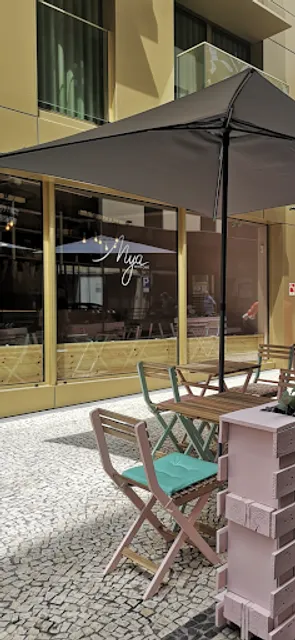 Mya Petit Café brunch restaurant