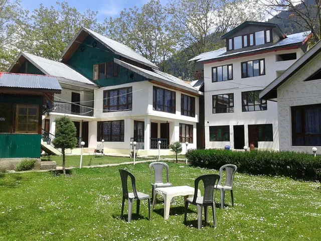 Hotel Alpine K2 Pahalgam