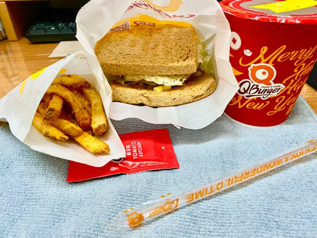 Q Burger 台中黎明店