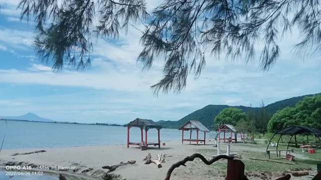 Cafe Pantai Ujung Pancu