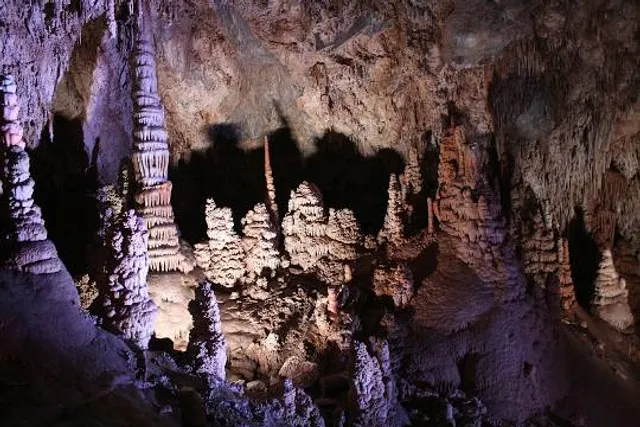Lewis & Clark Caverns
