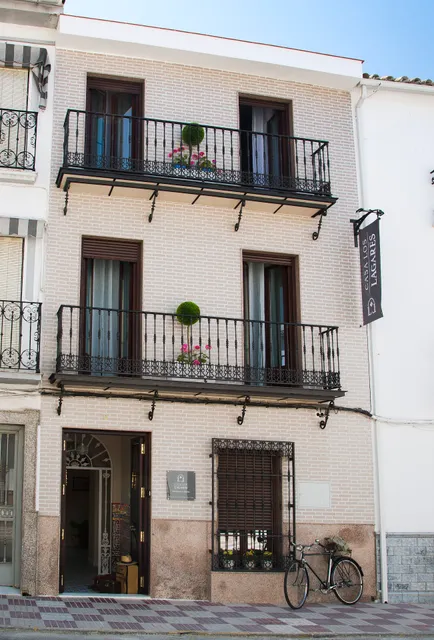 CASA LOS LAGARES