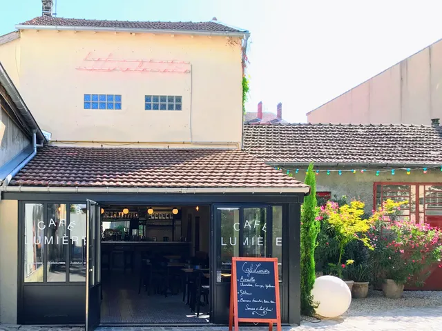 Café Lumière