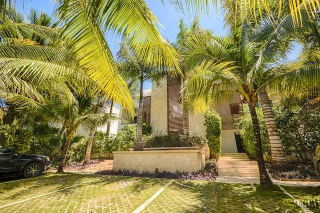 Casa Coral Luxury Condos