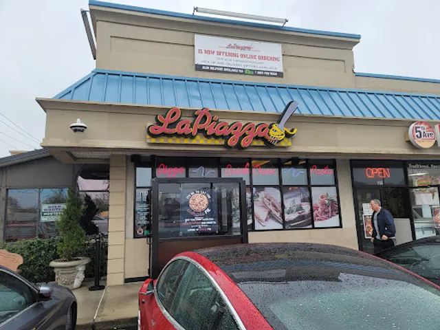 La Piazza Pizzeria & Italian Kitchen