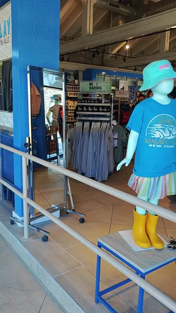 Cave of The Winds Gift Shop