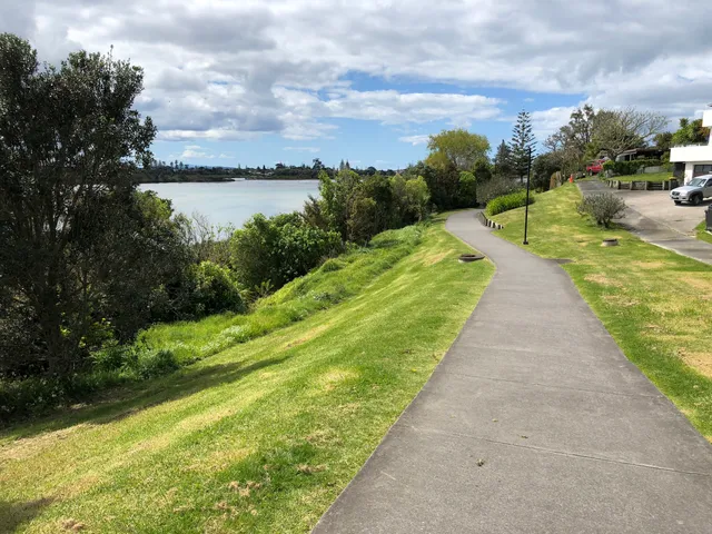 Te Ara Tahuna Estuary Cycleway and Walkway