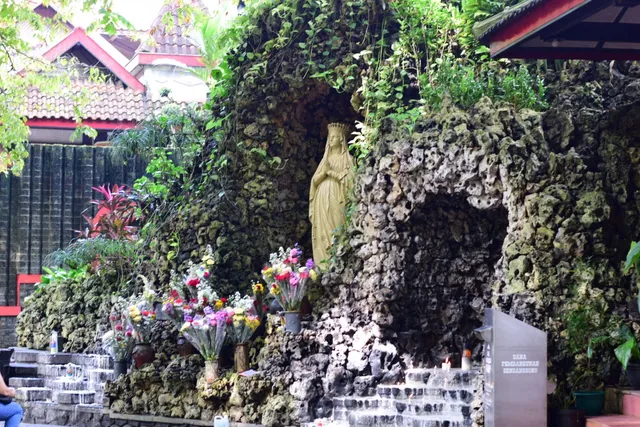 Gua Maria Sendangsono