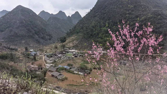 Thung Lũng Sủng Là