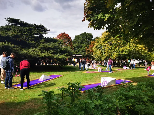 Clubhouse Mobile Mini Golf