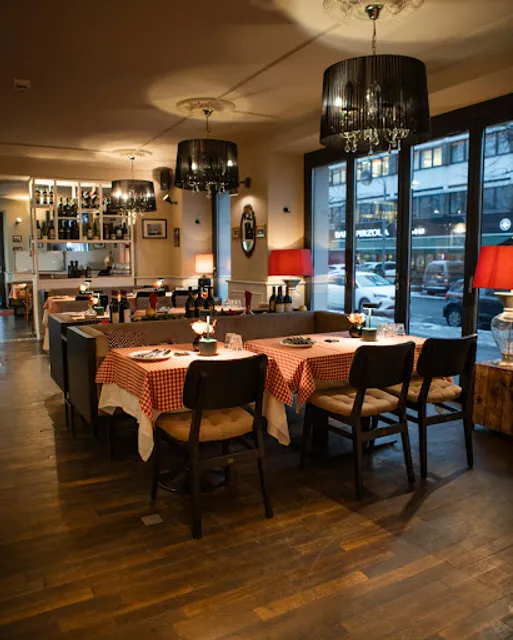 MOLA Ristorante & Café