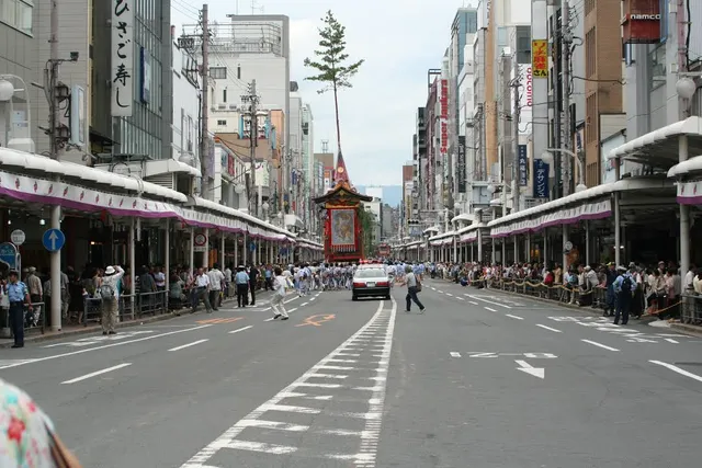 Kawaramachi-dori Street