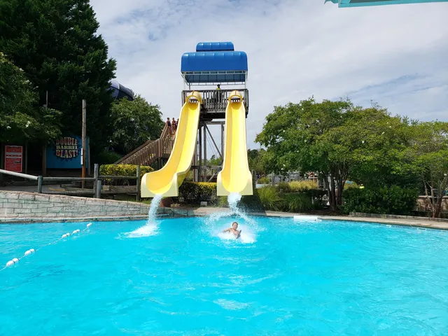 Wet 'n Wild Emerald Pointe Water Park