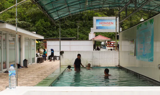 Pemandian Air Panas "HONSEN BATANGEH"