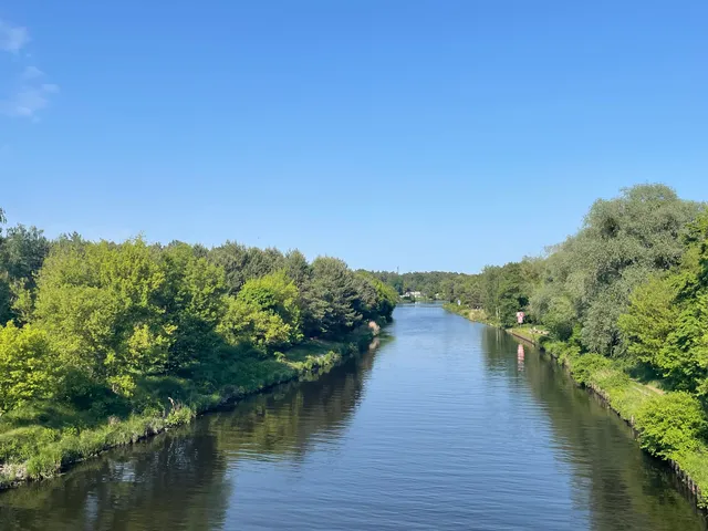 Checkpoint Dreilinden et pont du canal de Teltow (Checkpoint Bravo)