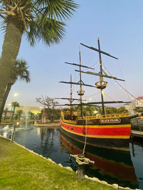 Black Pearl Mini Golf