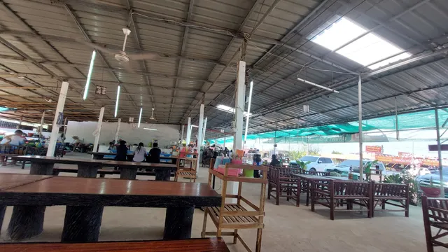 ร้านอาหารครัวแม่ดวงร้อยเอ็ด