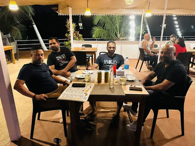 Monts Kitchen And Bar