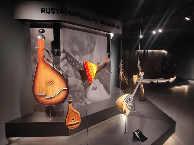 Nilüfer Belediyesi Dr. Hüseyin Parkan Sanlıkol Müzik Enstrümanları Müzesi