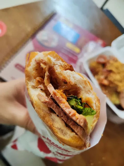 Bánh mì Đà Nẵng Dona Trum