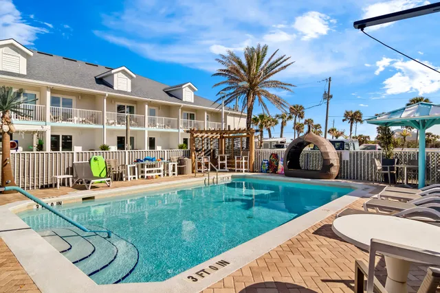 OCEAN SANDS BEACH BOUTIQUE INN - 1 ACRE PRIVATE BEACH