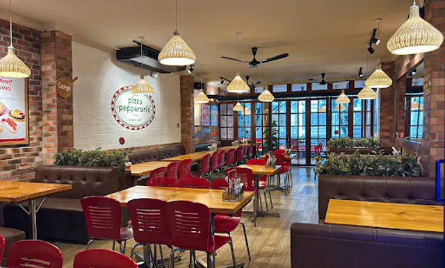 Pepperonis Hàng Trống