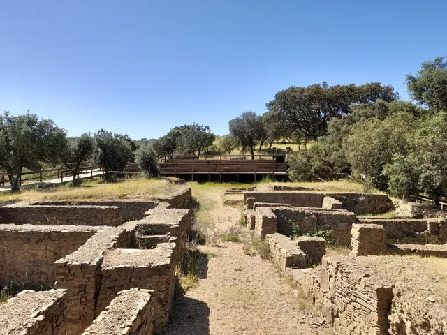 Povoado das Mesas do Castelinho