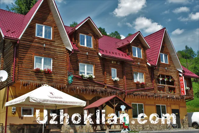 Lian Simeynyy Restoran-Hotelʹ