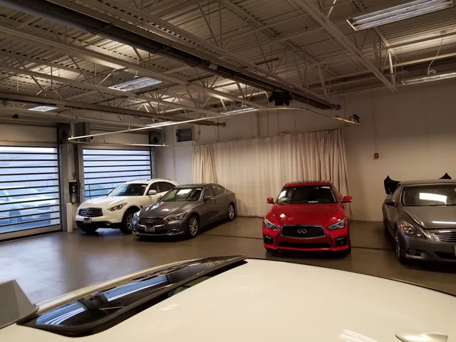 INFINITI of Naperville