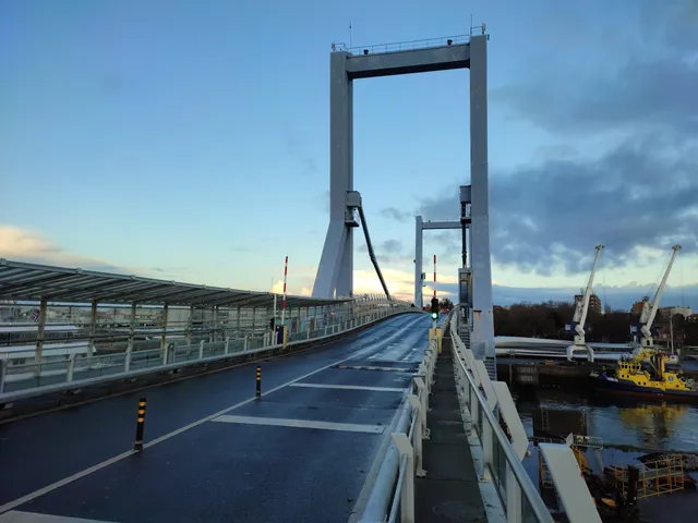 Ponte móvel de Leça
