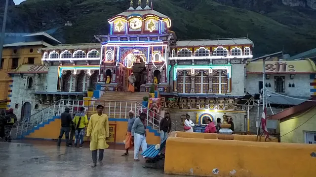 Hanumant kunj Parmarth Ashram