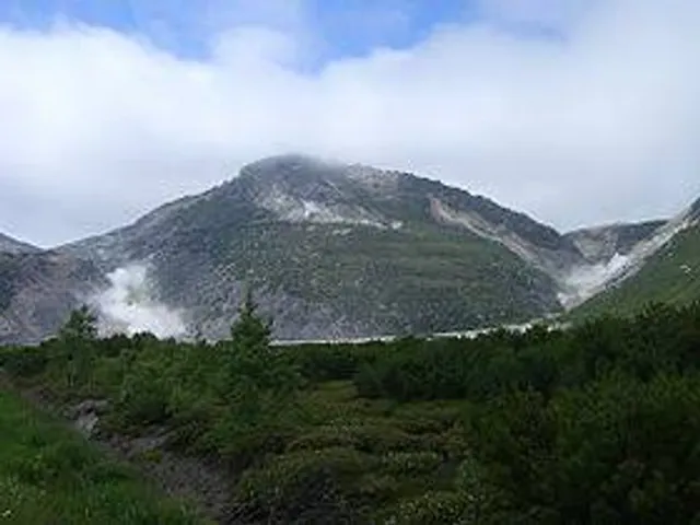 Mount Iō
