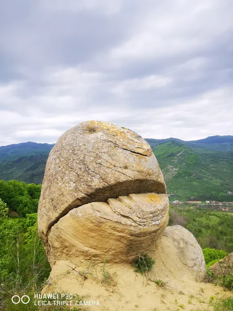 Trovantii din Chiojdu