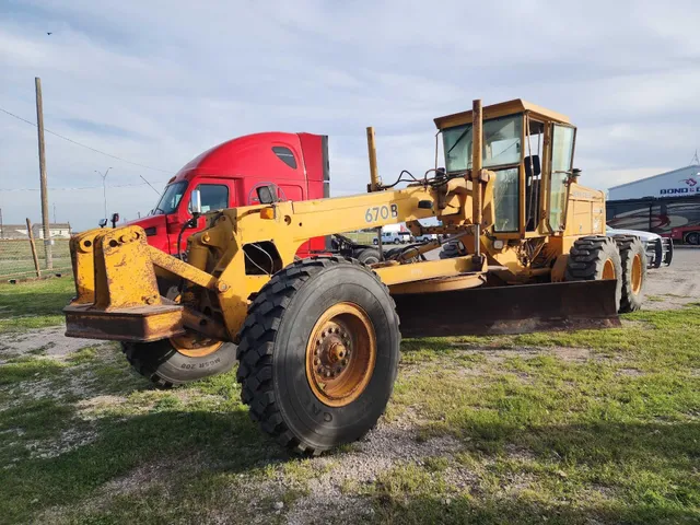 Bond & Bond Auctioneers LLC